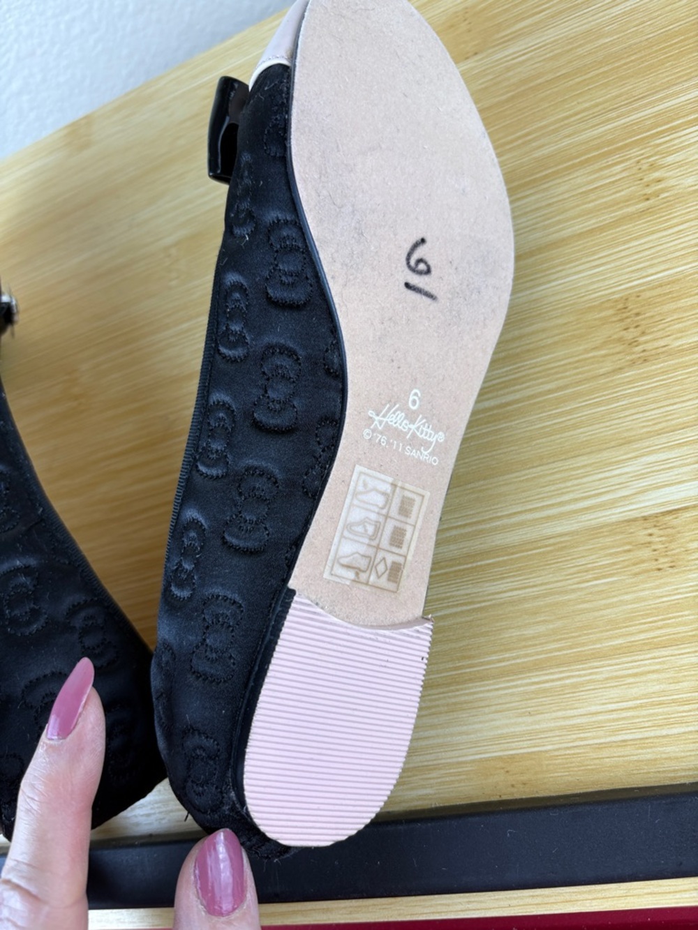 Hello Kitty Sanrio Patent Pink And Black Flats Kitty Charm Shoes 6 NEW RARE VTG - Picture 7 of 13